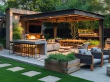 Designing an Outdoor Entertaining Space